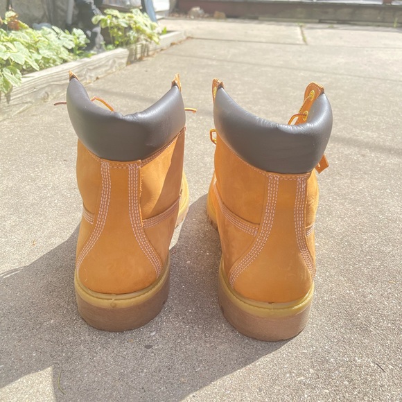 Beige Timberland boots - Picture 3 of 6